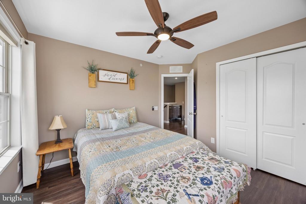 Tall Oaks Dr, Warminster, PA 18974