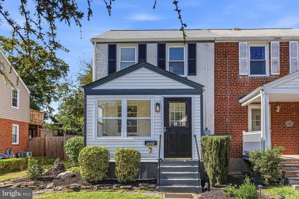 Edgehill Ct, Alexandria, VA 22303