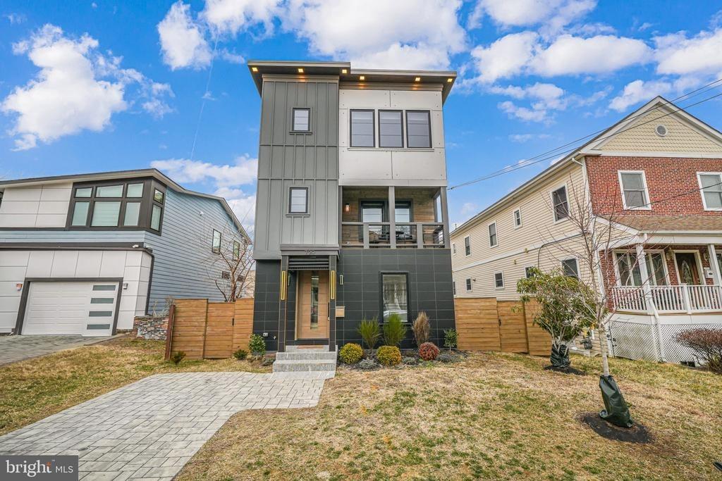 N Barton St, Arlington, VA 22201