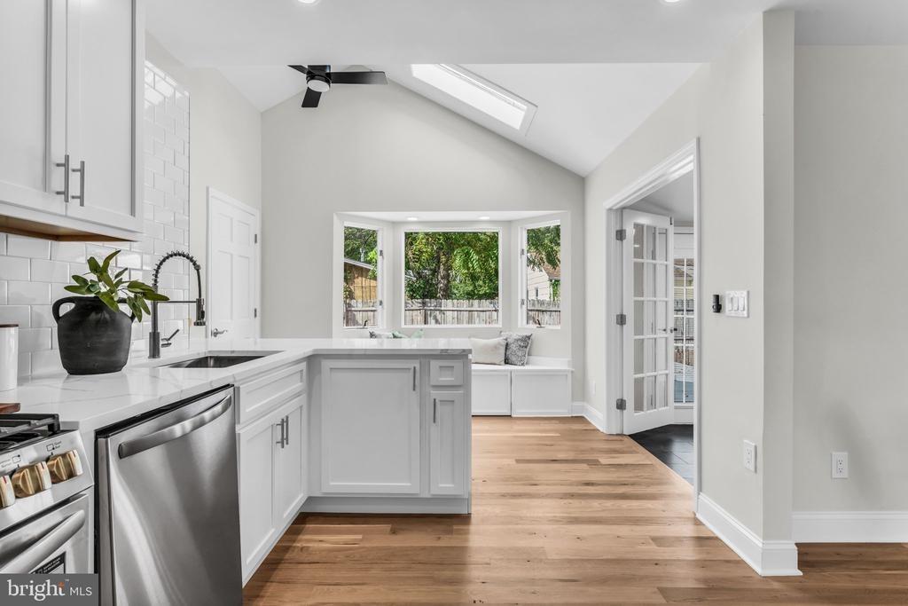Haines St E, Lanoka Harbor, NJ 08734