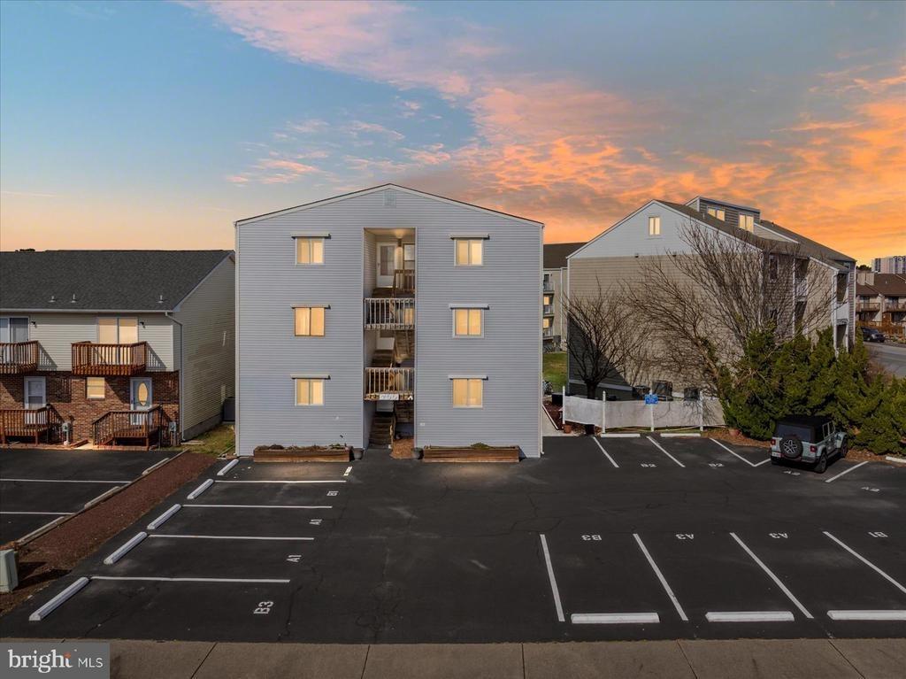 Mooring Rd, Ocean City, MD 21842