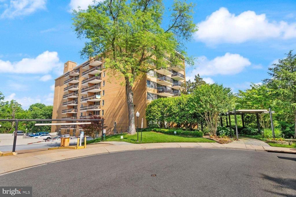 N Adams St, Arlington, VA 22201