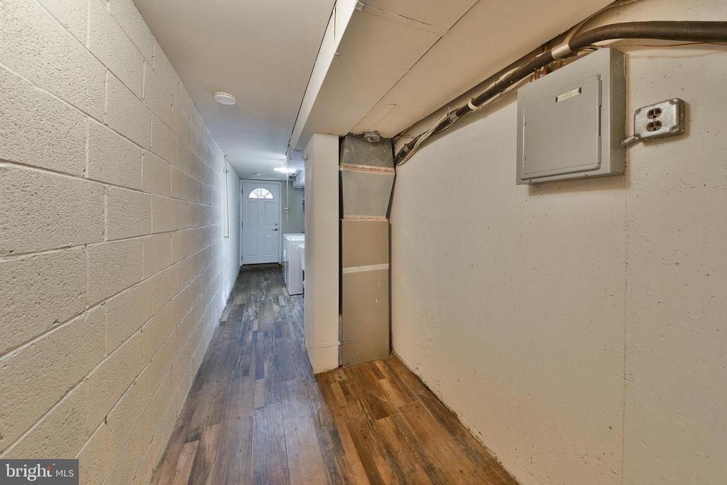 Welsh Rd, Philadelphia, PA 19152