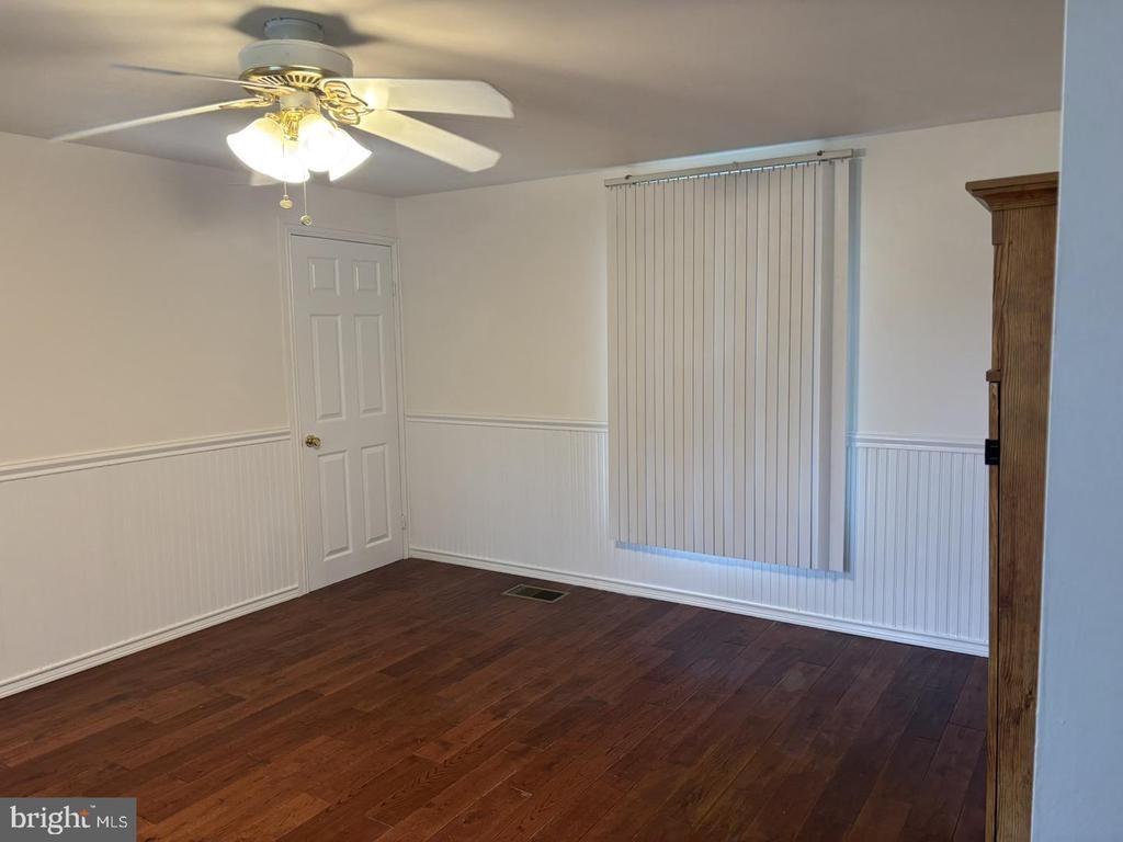 Warren St, Beverly, NJ 08010