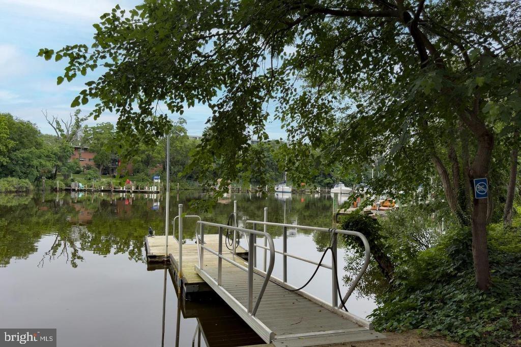 Fairview Ave, Annapolis, MD 21403
