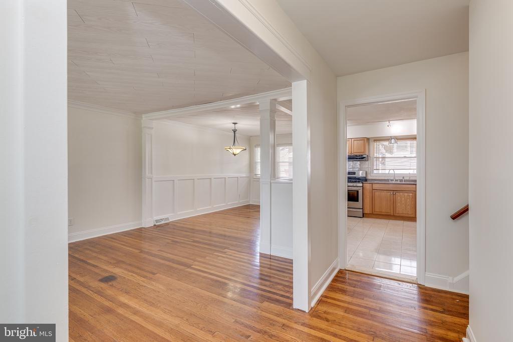 Chapel Ave E, Cherry Hill, NJ 08034