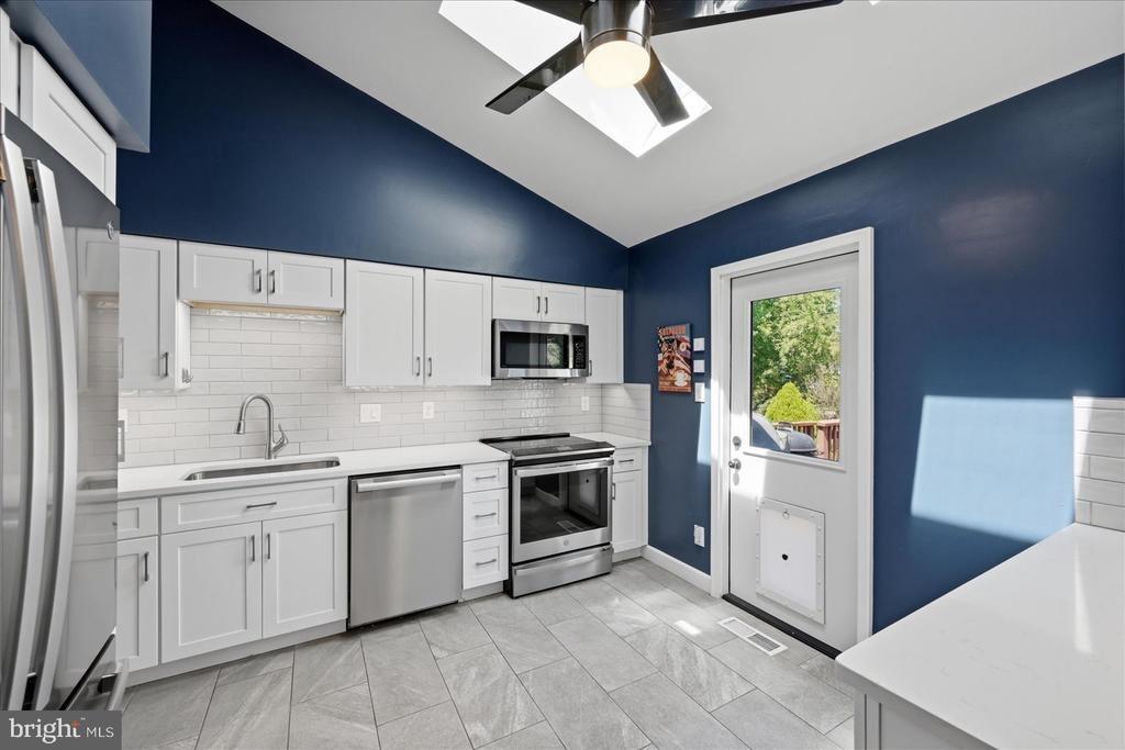 Springhaven Dr, Chantilly, VA 20151