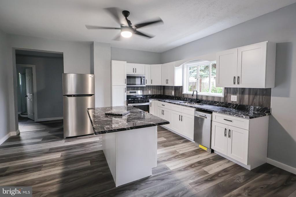 11th St, Monaca, PA 15061