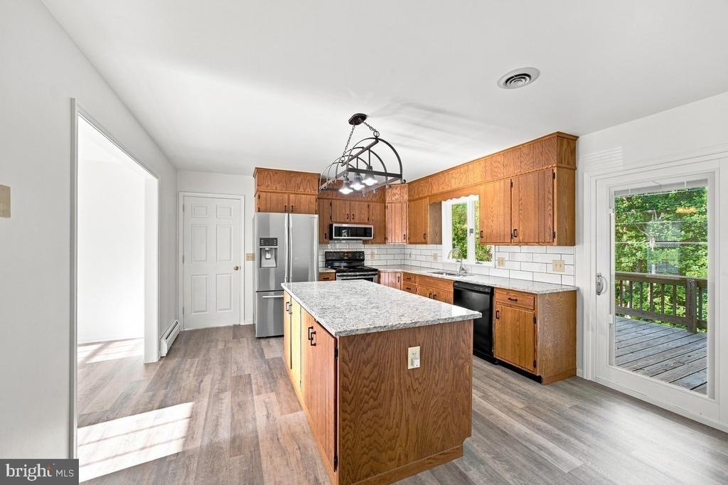 Redwood Ln, Lebanon, PA 17046
