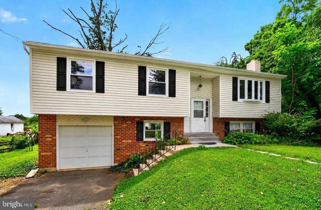 Larkin Rd, Upper Chichester, PA 19061