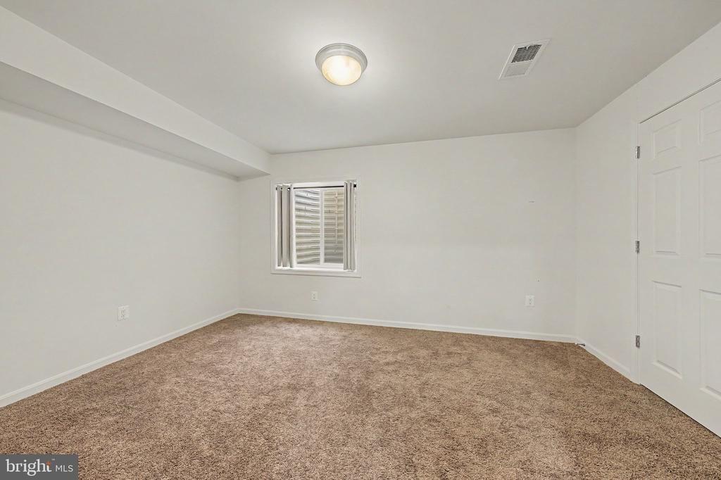 Jennerette Ln, Woodbridge, VA 22193