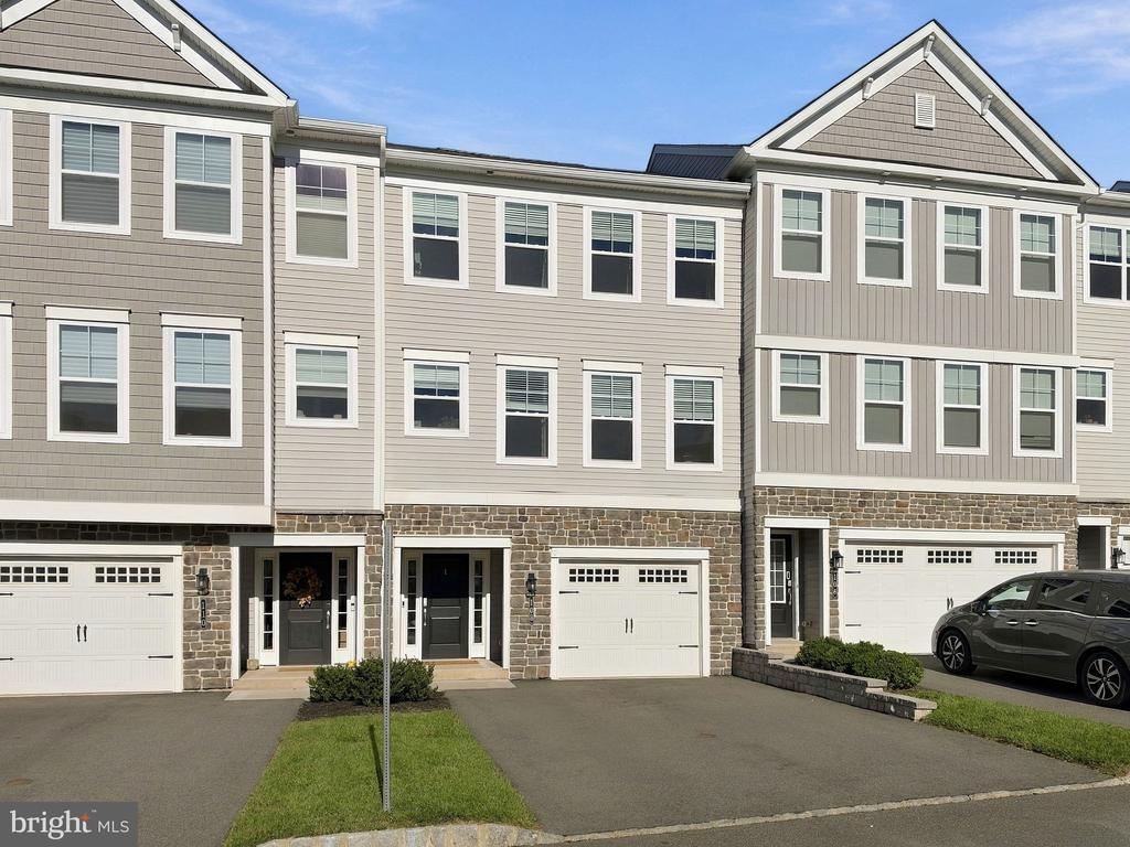 Harland Ave, Royersford, PA 19468