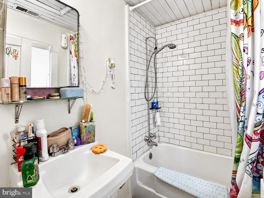 Seaboard Ave, La Crosse, VA 23950