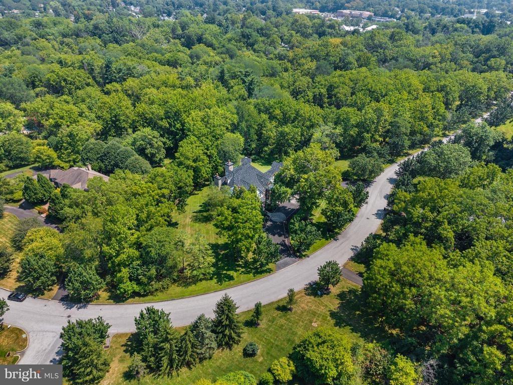Creek Ln, Flourtown, PA 19031