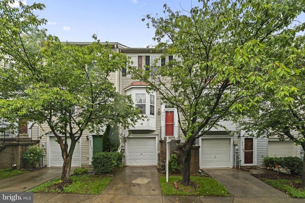 Hawthorne Ct, Ellicott City, MD 21043