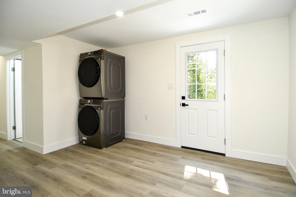 Adams Dr, Silver Spring, MD 20902