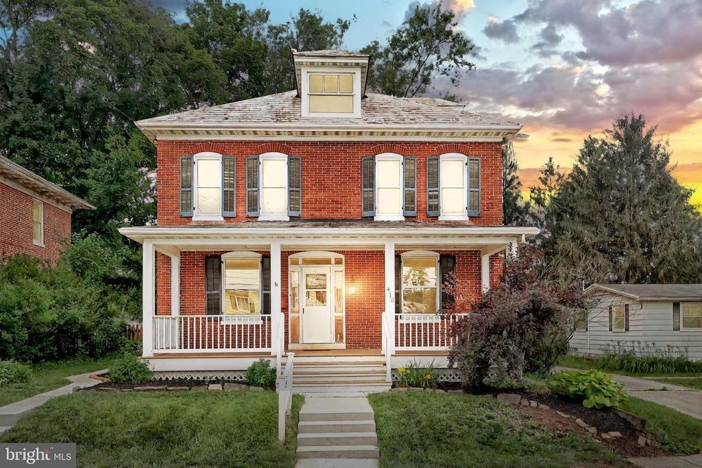 Lincoln Way W, New Oxford, PA 17350
