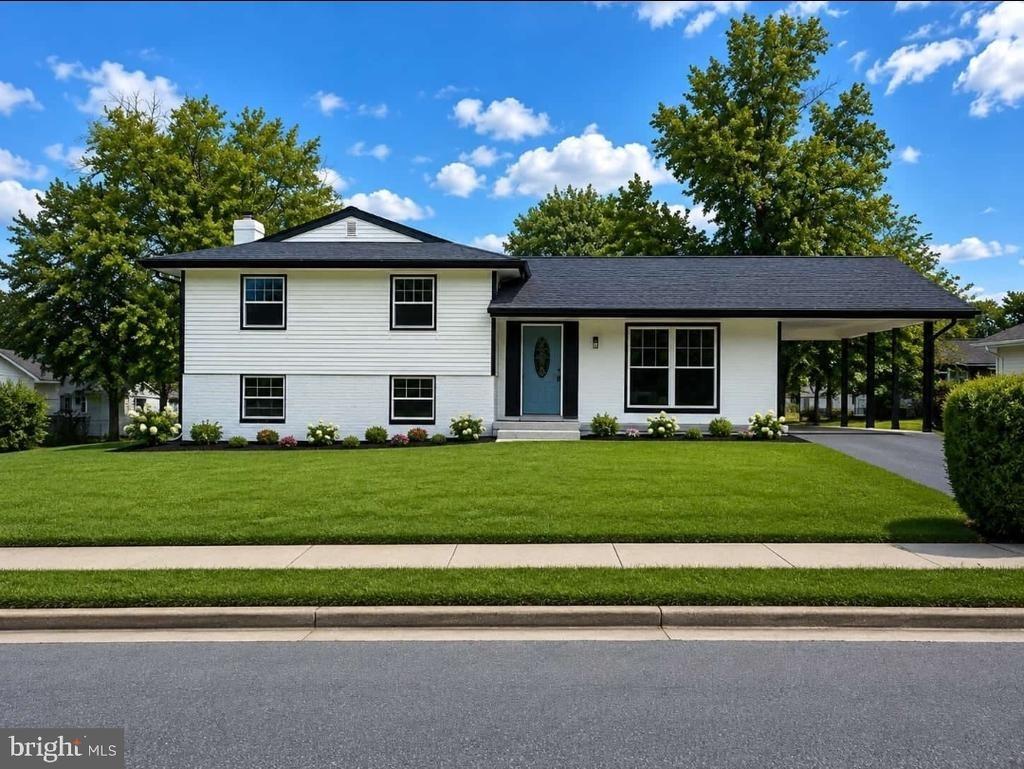 E Holly Ave, Sterling, VA 20164