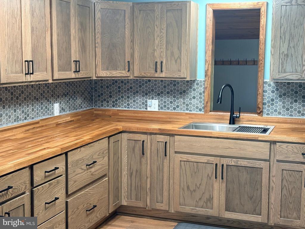 6th St, Hawk Run, PA 16840