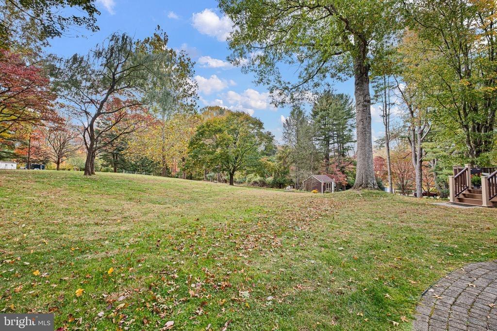 Old Orchard Ln, Chadds Ford, PA 19317