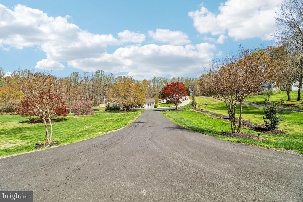 Teagues Point Rd, Hughesville, MD 20637