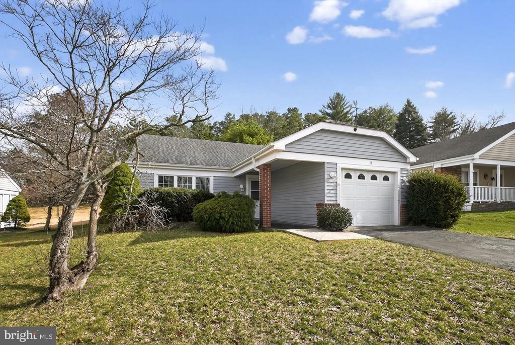 Stamford Pl, Southampton, NJ 08088