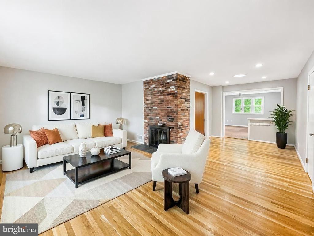 Ava St, Springfield, VA 22152