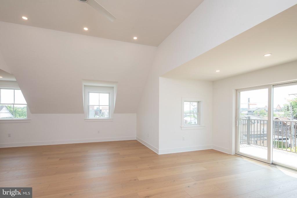 N Ridge Ave, Ambler, PA 19002