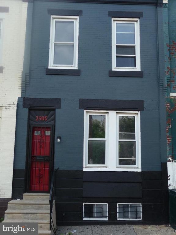 N Opal St, Philadelphia, PA 19132