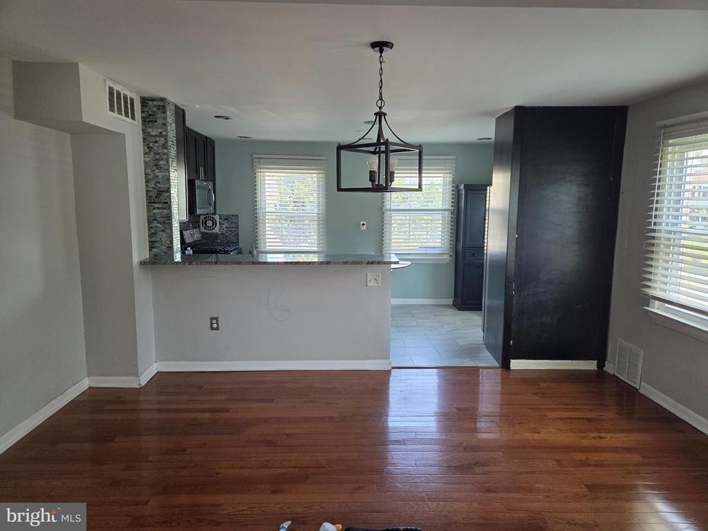Claxton Dr, Laurel, MD 20708