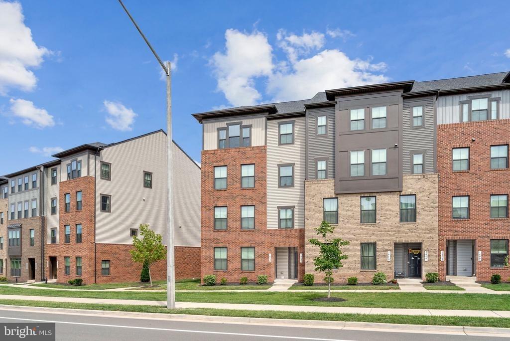 Sunrise Valley Dr, Herndon, VA 20171