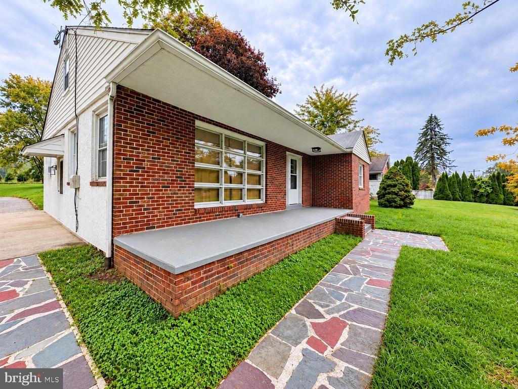 S New Middletown Rd, Media, PA 19063
