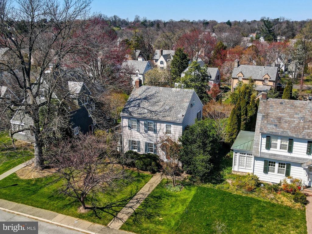 Saint Dunstans Rd, Baltimore, MD 21212