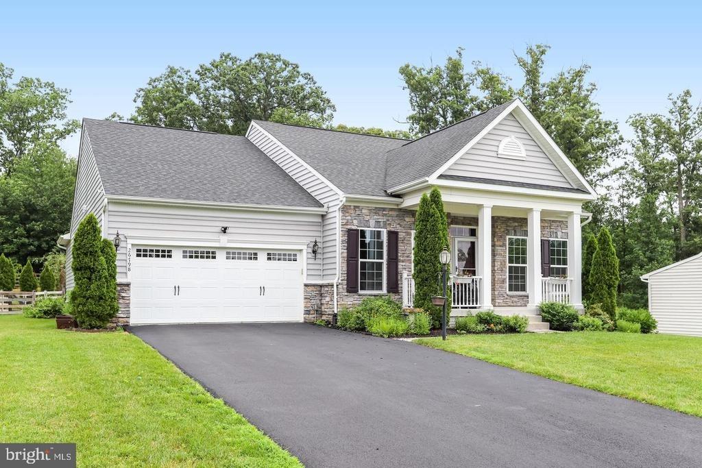 Barnsley Pl, Chantilly, VA 20152