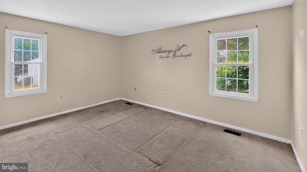 N Point Ln, Laurel, MD 20708