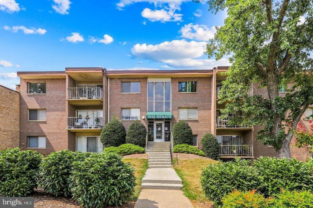Renate Dr, Woodbridge, VA 22192
