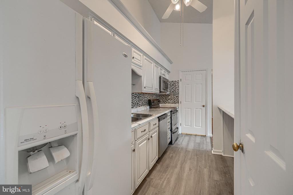 Greenbriar Cir, Pikesville, MD 21208