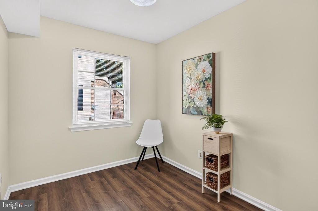 Placid Lake Ct, Chantilly, VA 20151