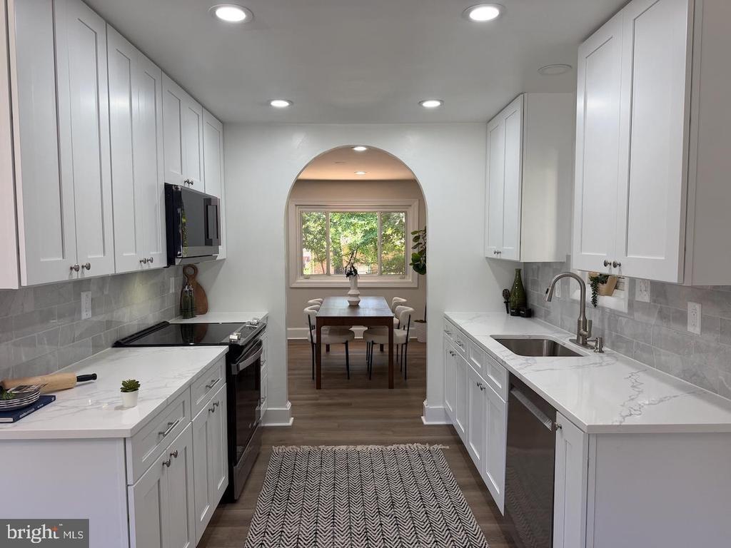 Acorn Ct, Temple Hills, MD 20748