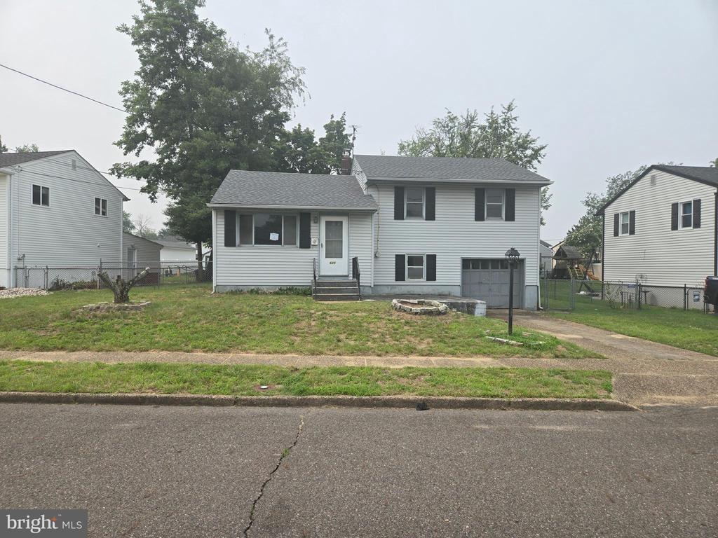 Andrea Rd, Runnemede, NJ 08078