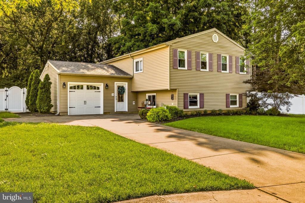 Chetwood Ct, West Deptford, NJ 08096