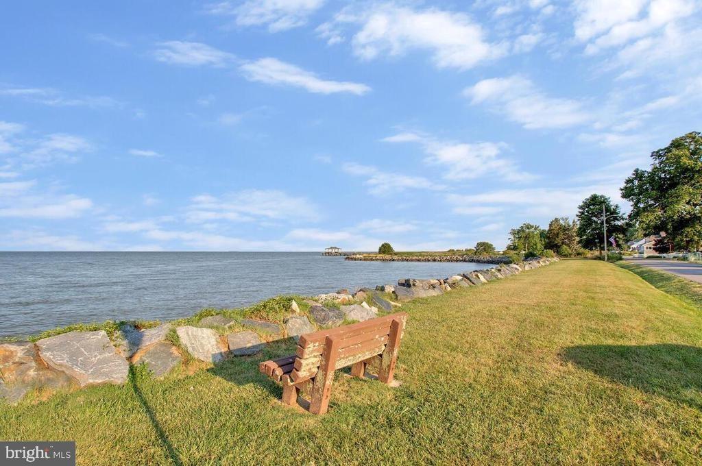 Oak Ave, Shady Side, MD 20764
