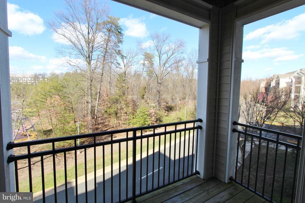 Centre Park Cir, Herndon, VA 20171