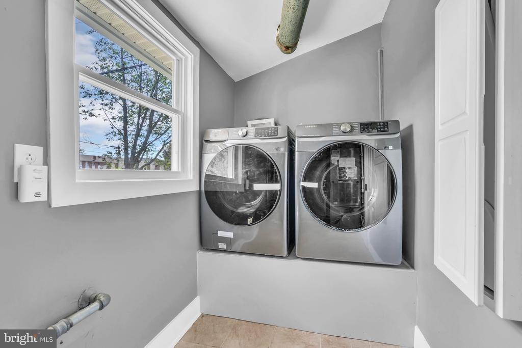 Melbourne Ln, Willingboro, NJ 08046