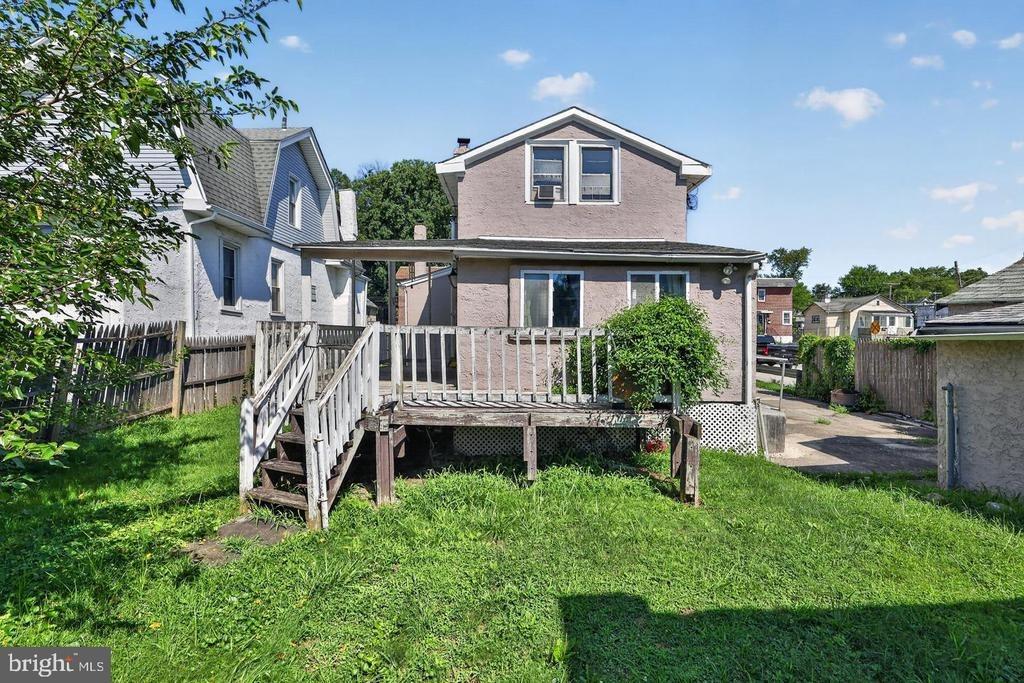 Spruce St, Collingdale, PA 19023