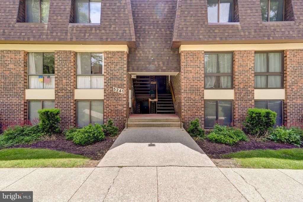 W Running Brook Rd, Columbia, MD 21044