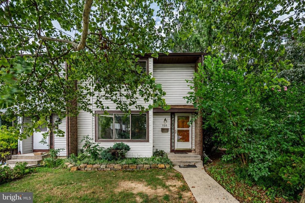 Madison Dr, East Windsor, NJ 08520