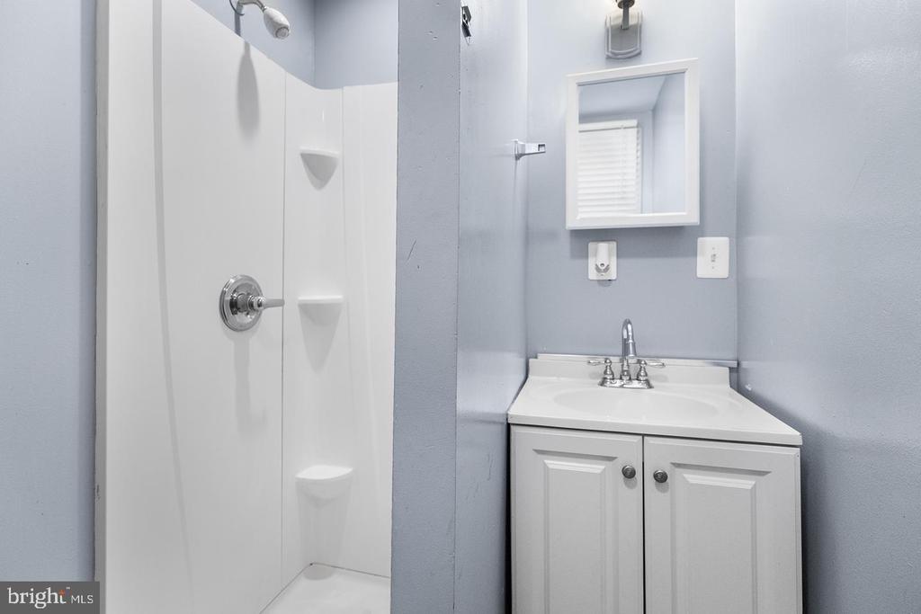 Edgley St, Philadelphia, PA 19121