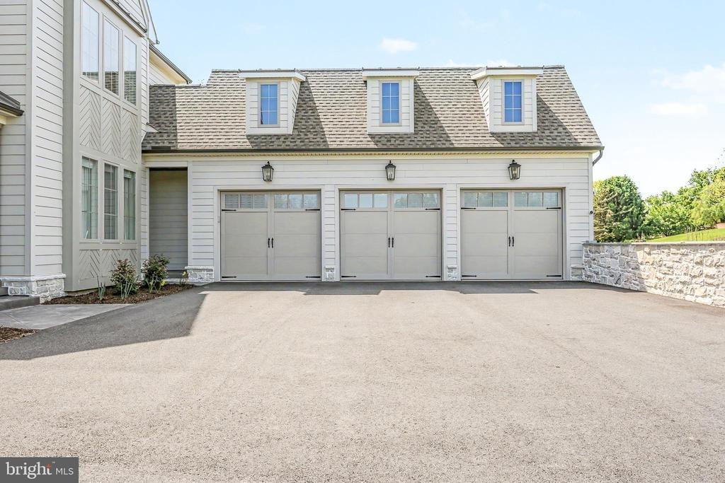 Strawberry Ln, Lititz, PA 17543