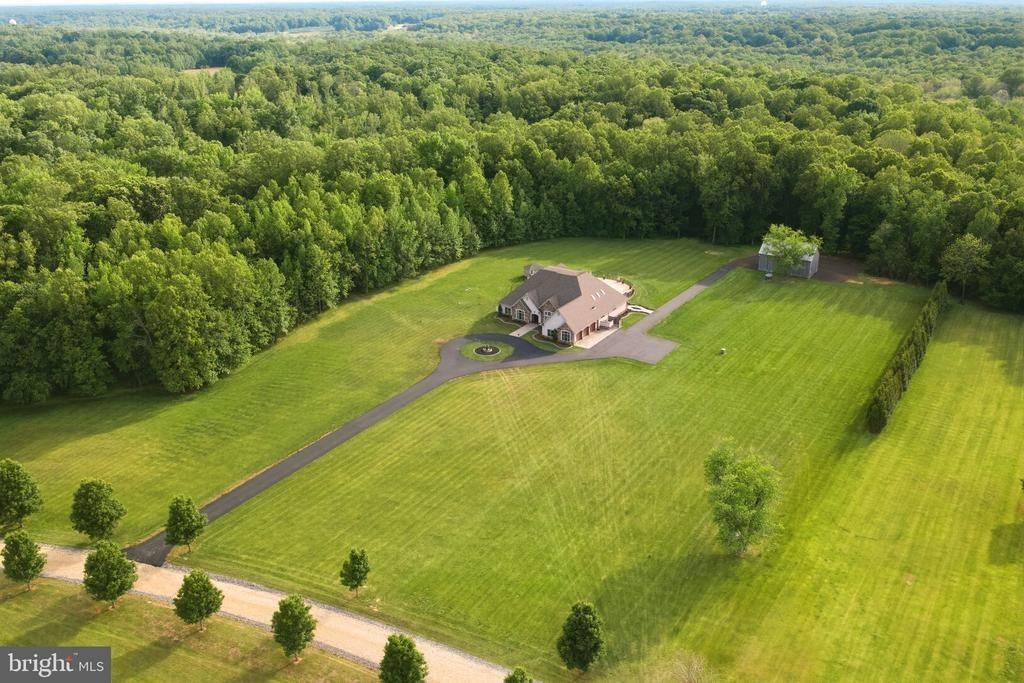Deliverance Pl, La Plata, MD 20646